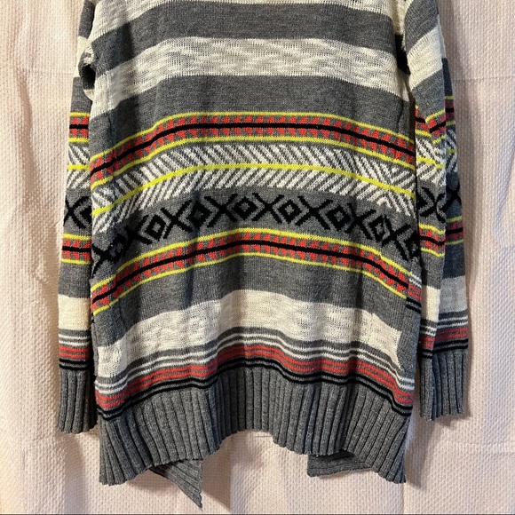 Aztec Print Open-Front Cardigan with Pockets - Picture 5 of 7